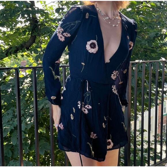 Reformation Dresses & Skirts - Reformation Long Sleeve Wrap Mini Dress Dark Black Floral Small Fall V-Neck